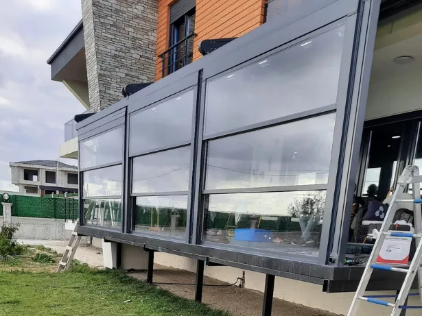 Cam Balkon Sistemleri ile Evinizi Genişletin ve Estetiği Artırın